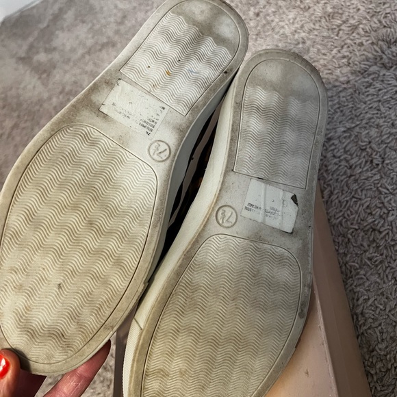 Cheetah Slide on. Size 7.5 - Picture 7 of 7